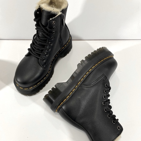 NEW DR MARTENS FUR-LINED JADON 8 EYE BOOTS - Picture 8 of 12